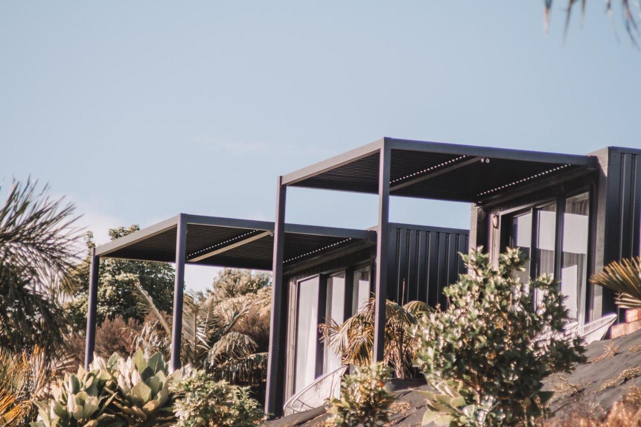 Отель Aotearoa Surf Eco Pods Te Arai Экстерьер фото