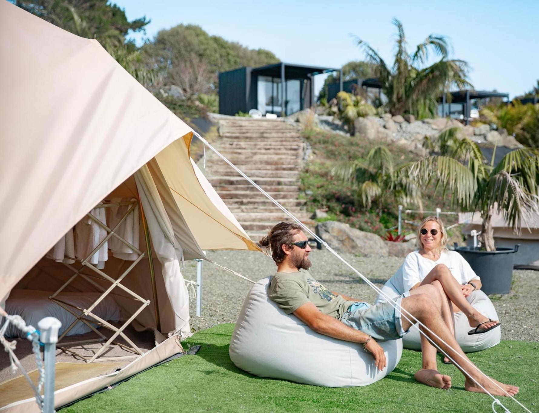 Отель Aotearoa Surf Eco Pods Te Arai Экстерьер фото