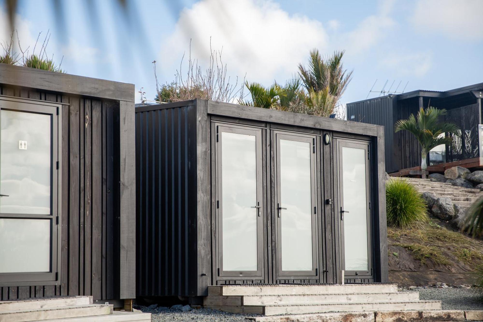 Отель Aotearoa Surf Eco Pods Te Arai Экстерьер фото